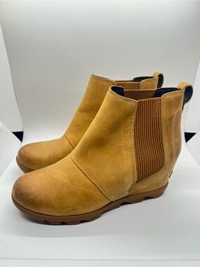 Sorel Joan of Arctic Wedge II Chelsea Boot, Suede Leather Size‎ 9.5